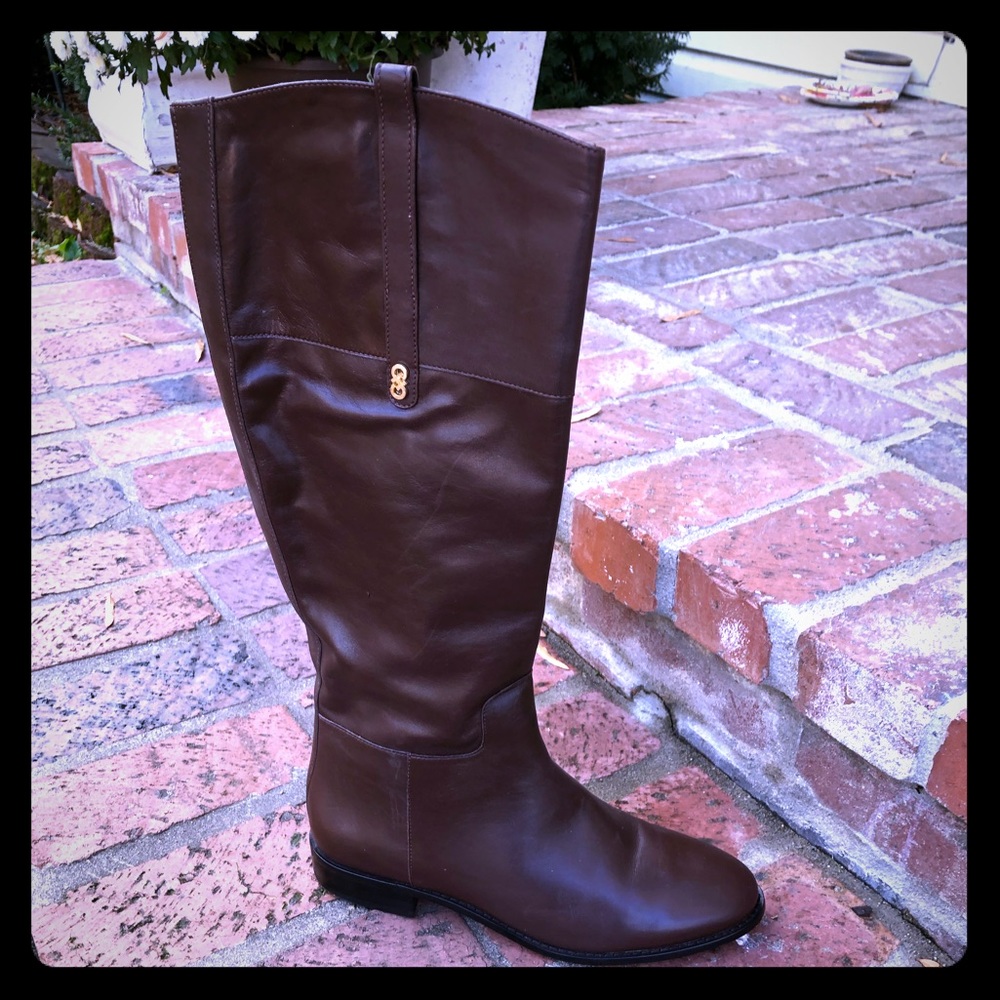 Cole Haan Brown leather boot
